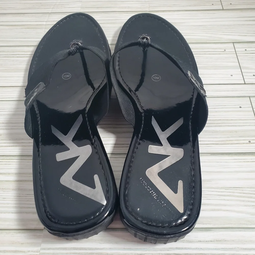 Anne Klien Sport Womans Strapped Stretch Slide‎ on Black Sandals Size 10